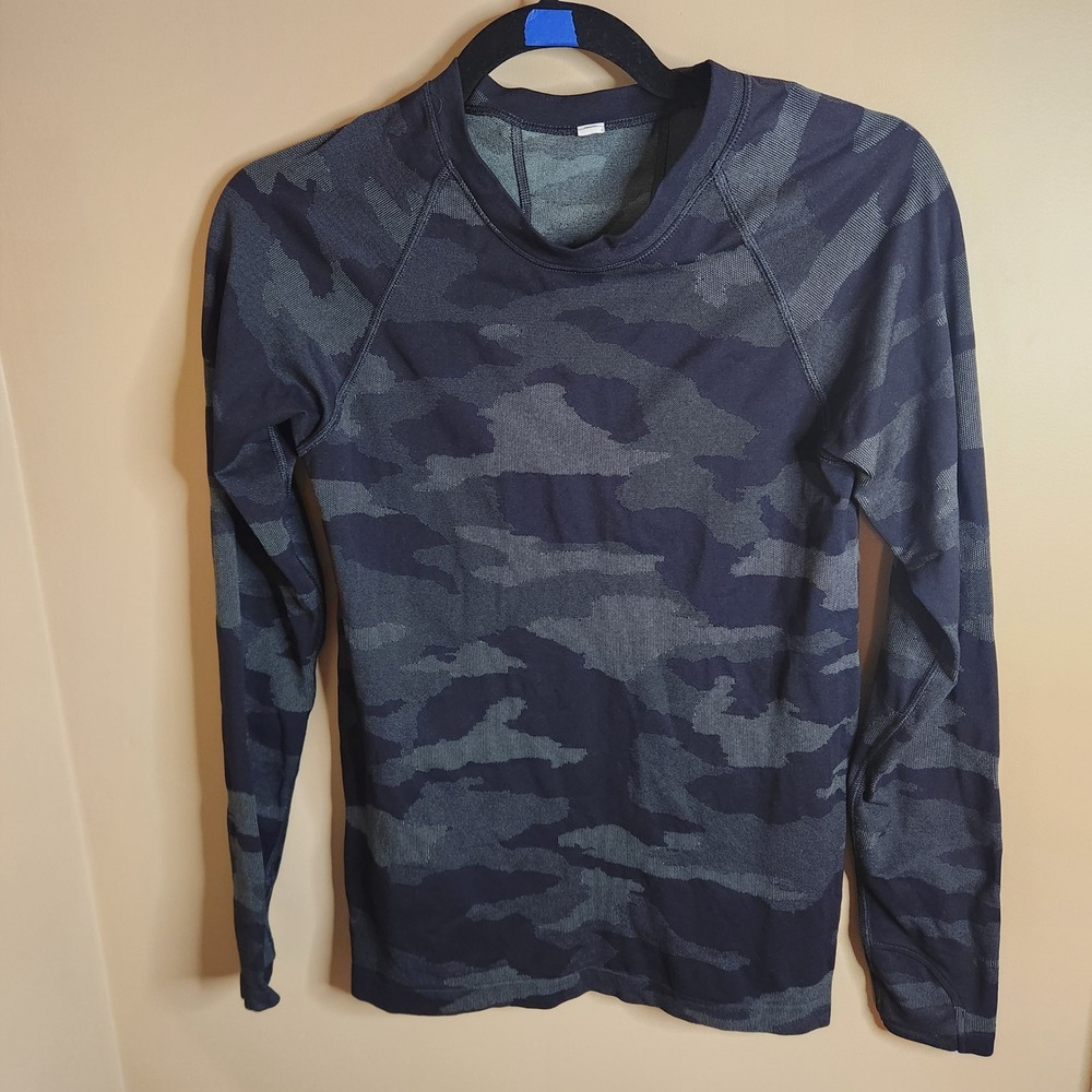 Athleta Momentum Seamless Long Sleeve Camo Size M